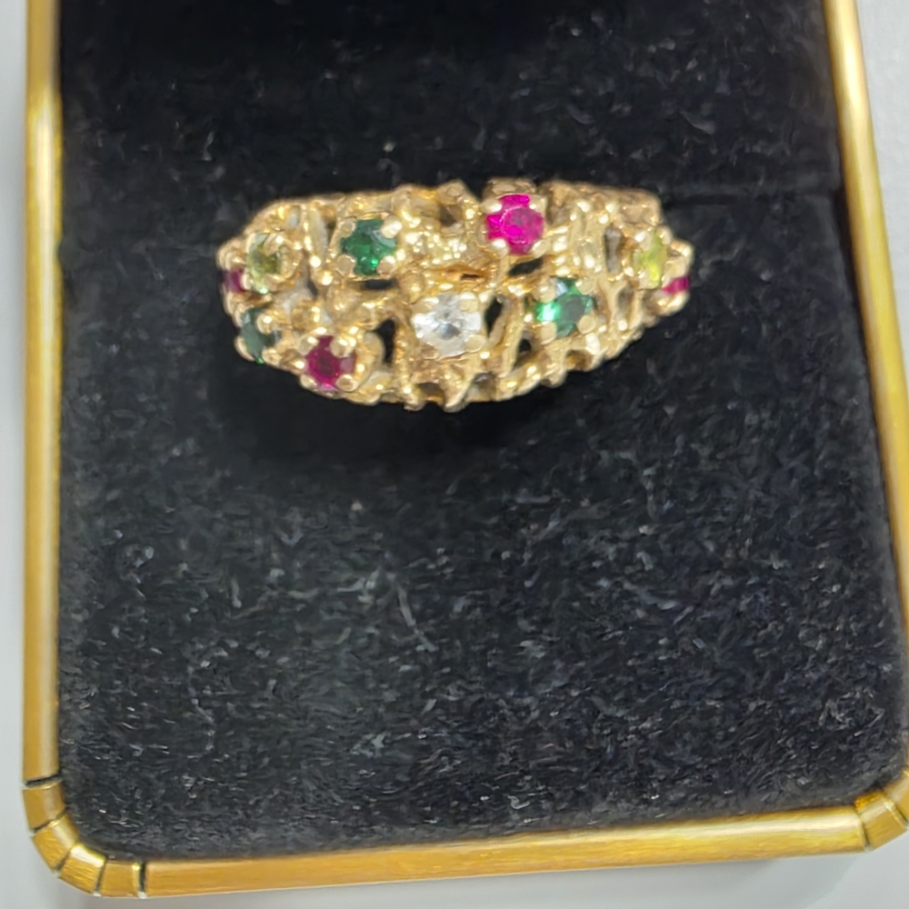 Elegant Gold and Multicolor Gemstone Ring
